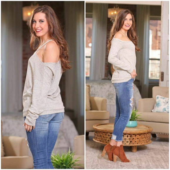 Single Strap Off The Shoulder Top - Picture 3 of 5